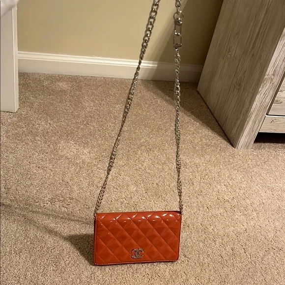 EUC Chanel Orange Quilted Patent Leather Women's Wallet - Picture 7 of 7